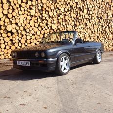 BMW E30 325i cabriolet 