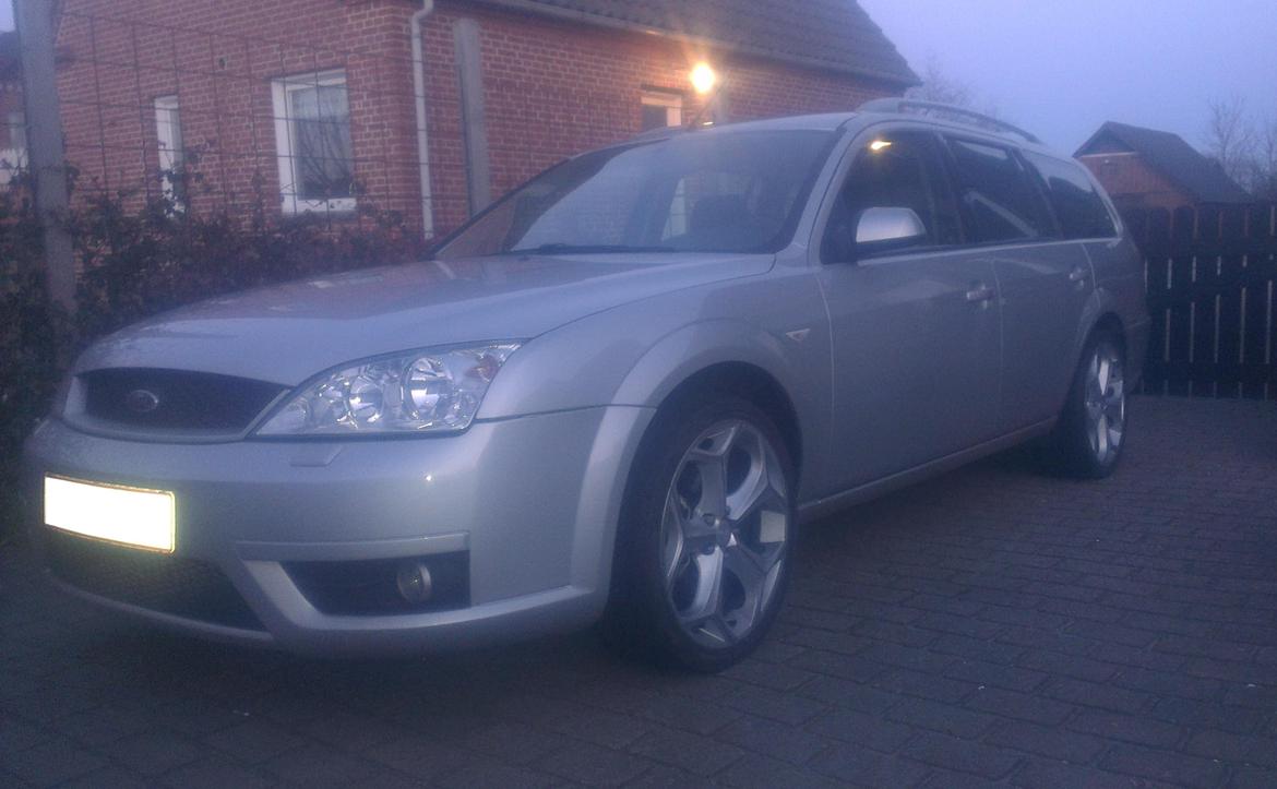 Ford Mondeo MkIII V6 Ghia --ST-Style-- - Færdige resultat 2013 :-) billede 1
