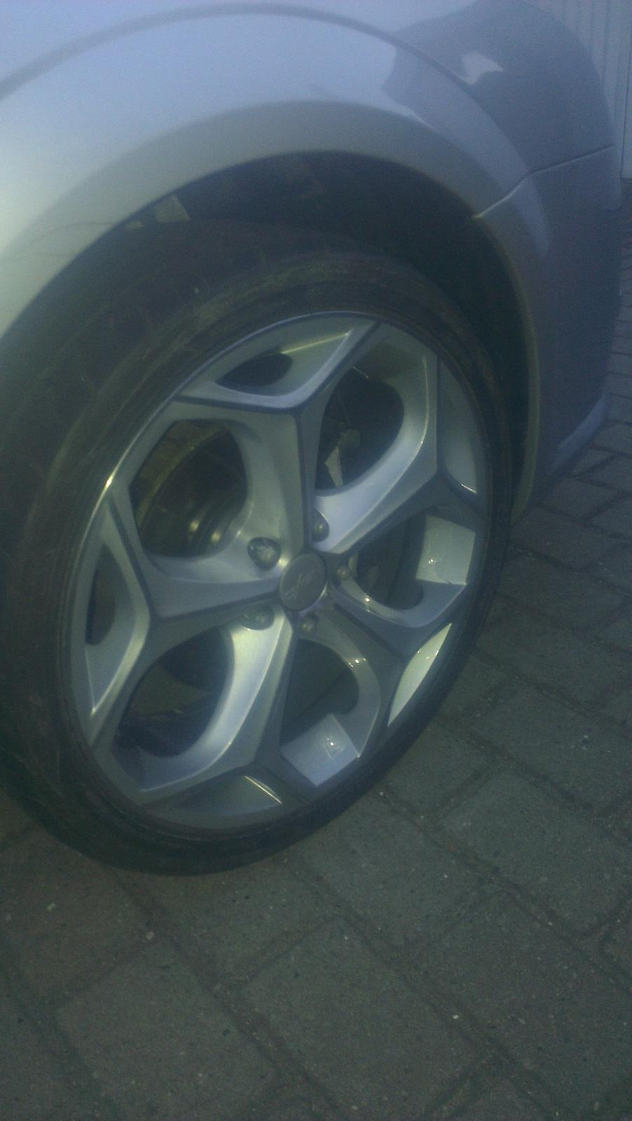 Ford Mondeo MkIII V6 Ghia --ST-Style-- - Renoveret og blankpolerede kanter! De var sorte før! billede 5