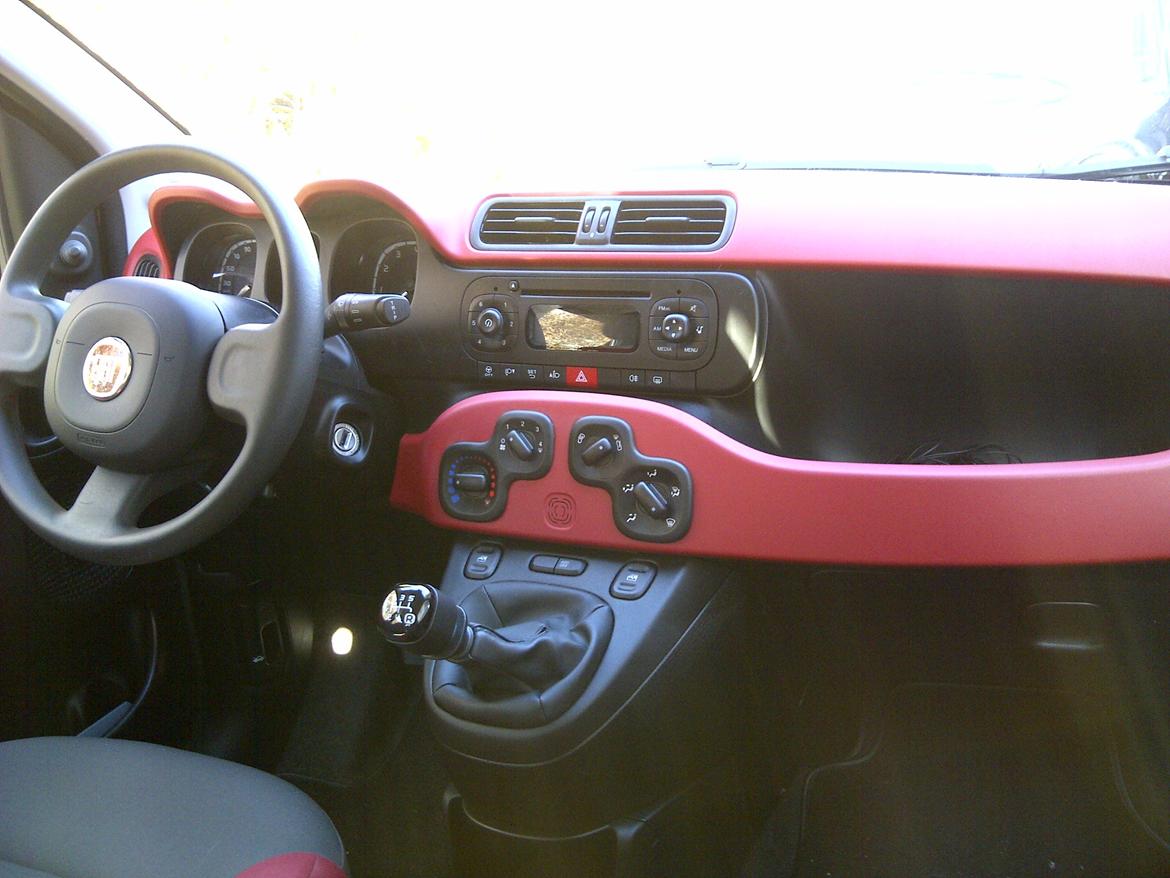 Fiat Panda 1,2 Valore - Efter små to timer var bordet skiftet og blevet RØDT !! billede 17