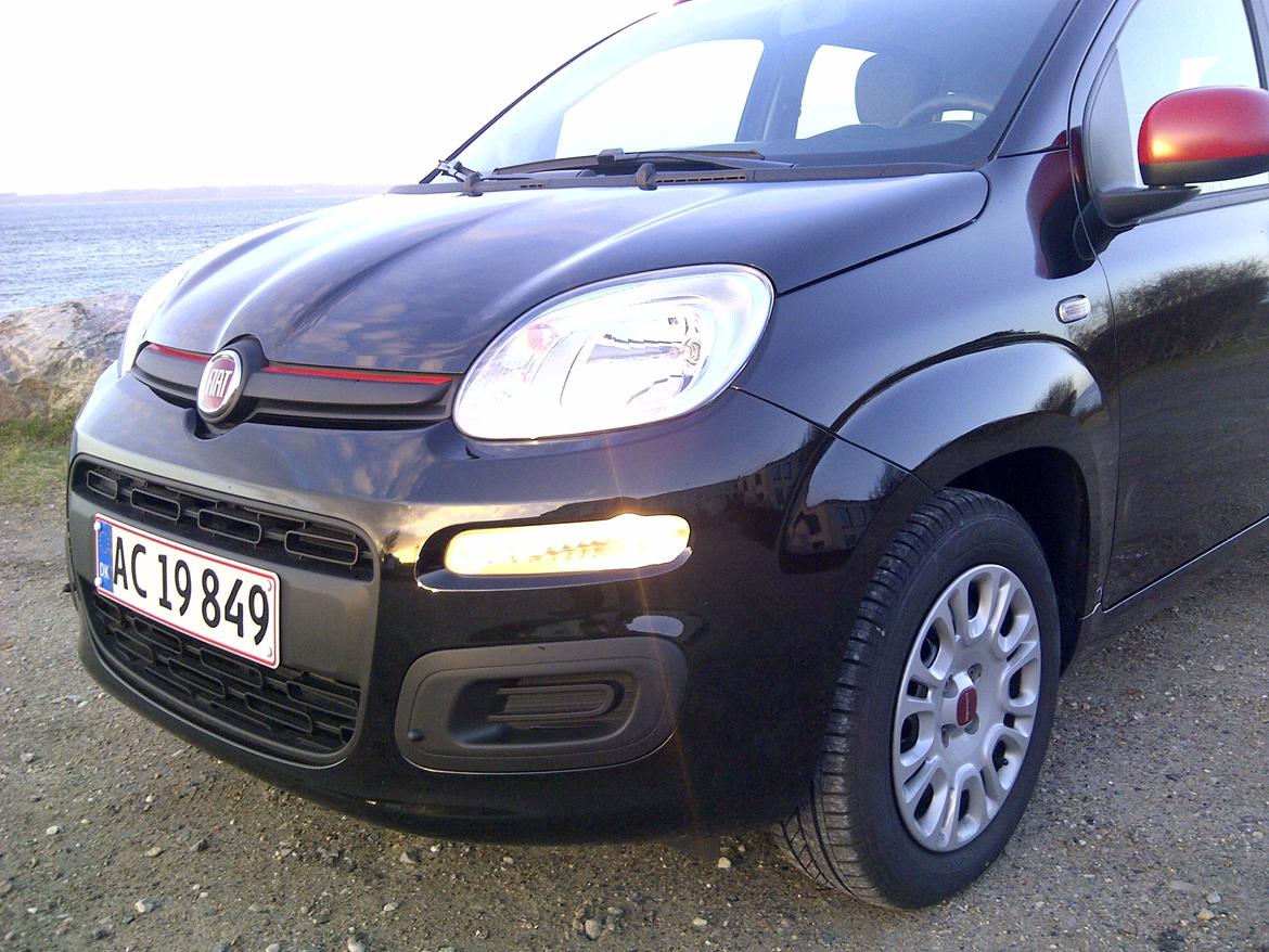 Fiat Panda 1,2 Valore - Nu med røde spejle og røde tagræling billede 13