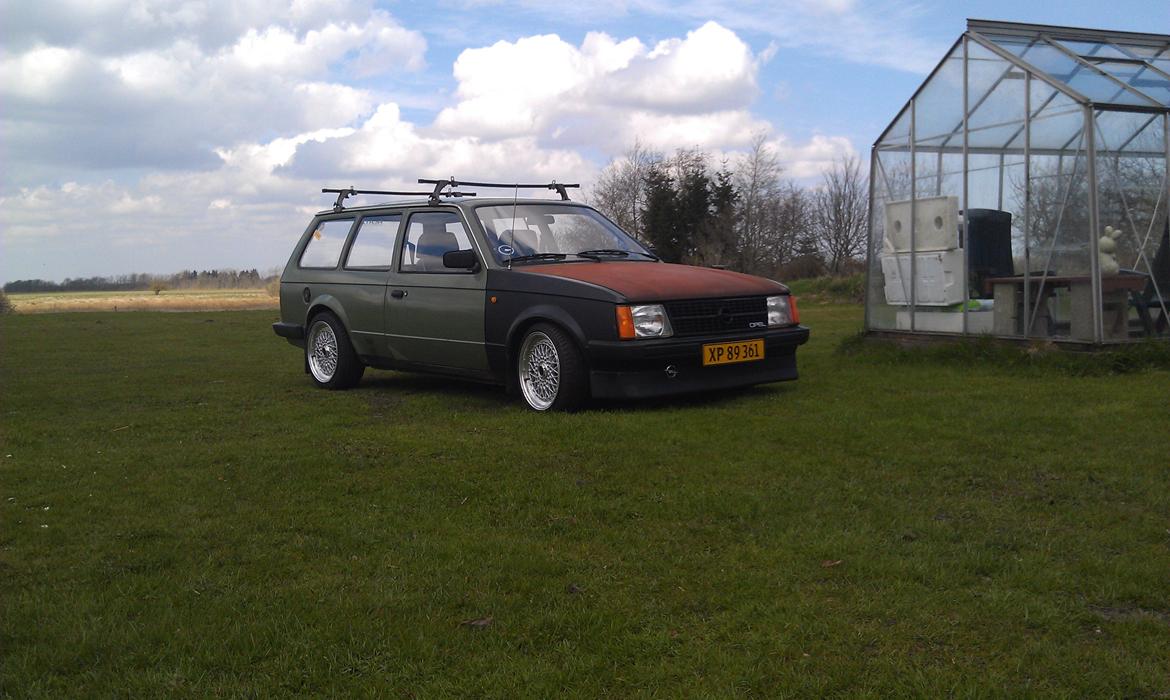 Opel Kadett D caravan. billede 1