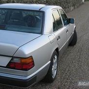 Mercedes Benz W124 300D