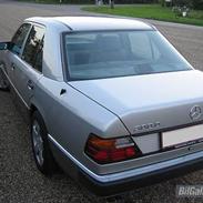 Mercedes Benz W124 300D