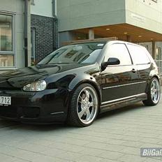 VW Golf R32