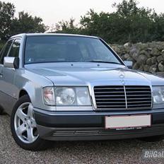 Mercedes Benz W124 300D