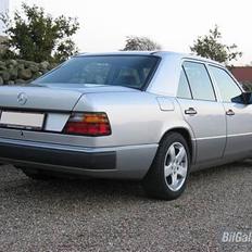 Mercedes Benz W124 300D