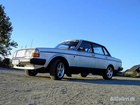 Volvo 240 Solgt billede 5