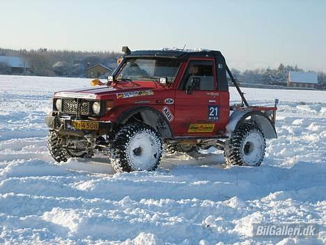 Toyota Landcruiser BJ73 (DØD) - Jah.. sød ser den ud.. :) billede 1