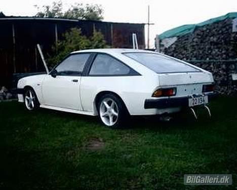 Opel manta 2.0 gsi *solgt* billede 2