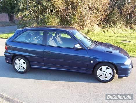 Opel Astra GSI 16V billede 1