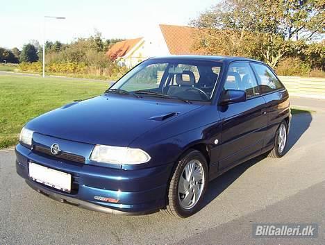 Opel Astra GSI 16V billede 9
