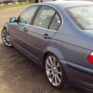 BMW 328i