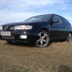 Nissan almera SR 1,6 twincam