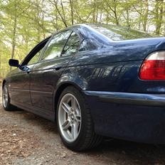 BMW 528i