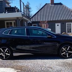 Volvo V40 D4 Aut. Summum D-Line (Solgt)