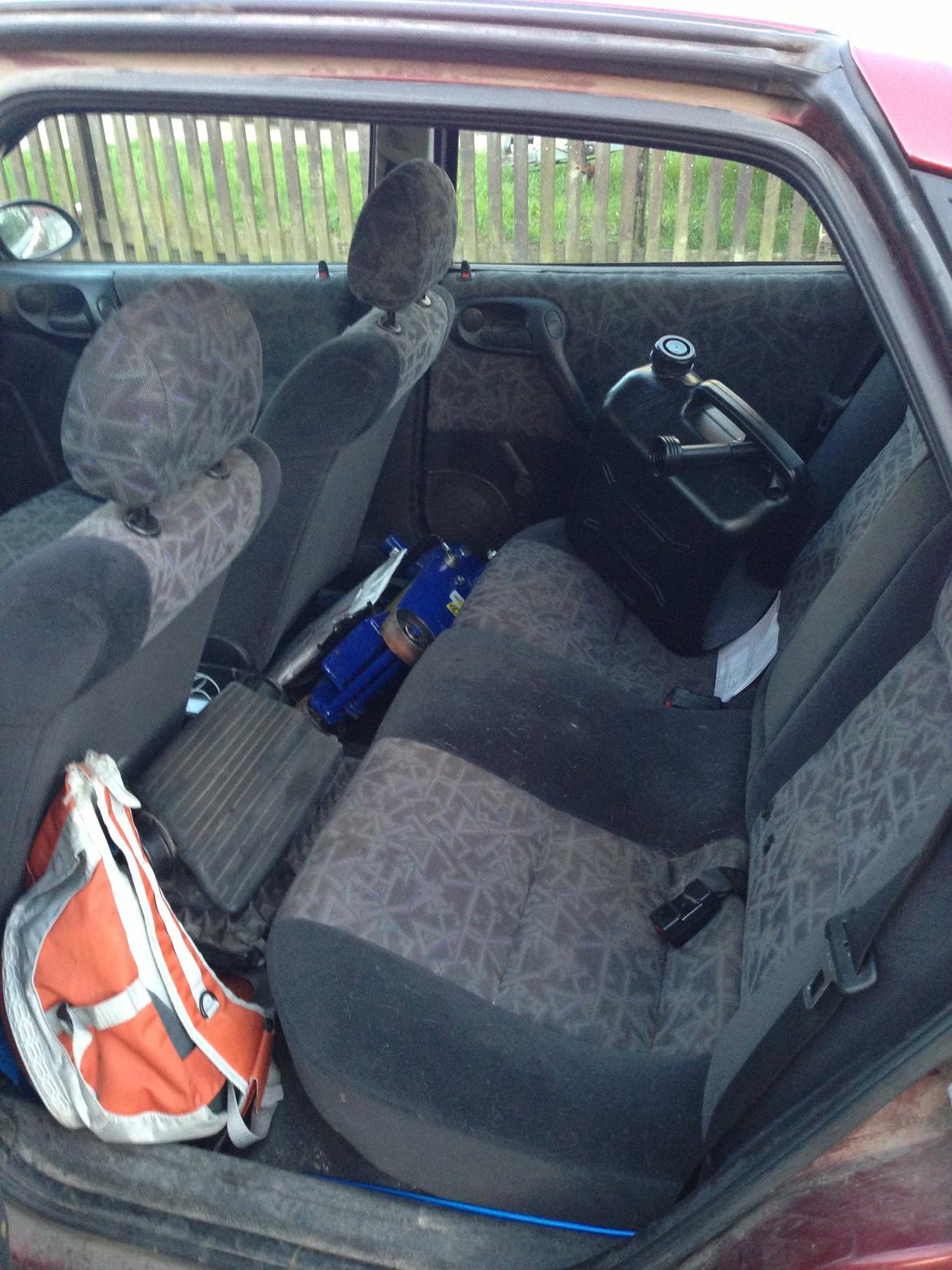 Opel vectra b 1.8 16v - Den roder desværre lidt lige nu da jeg lige har sat bass i.  billede 16