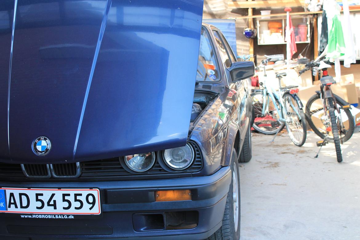BMW E30 318I billede 1