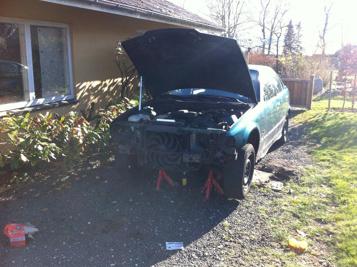 BMW E36 325I Sedan billede 4