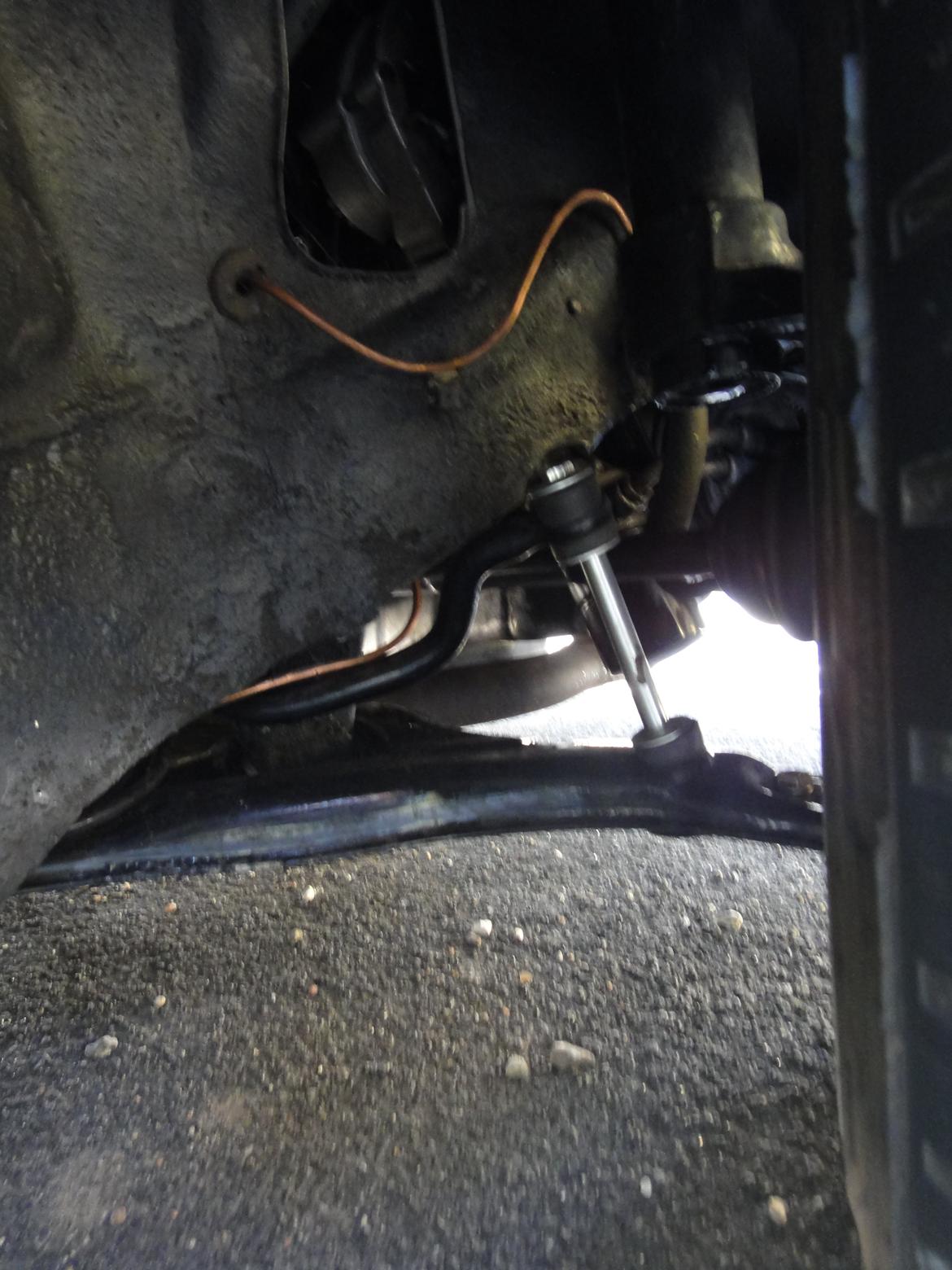 Opel Kadett GSI Cabriolet - Et blik på undervognen billede 12