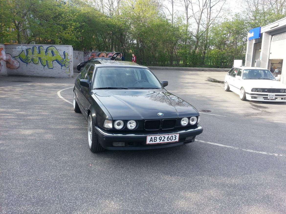 BMW E32 750i billede 2