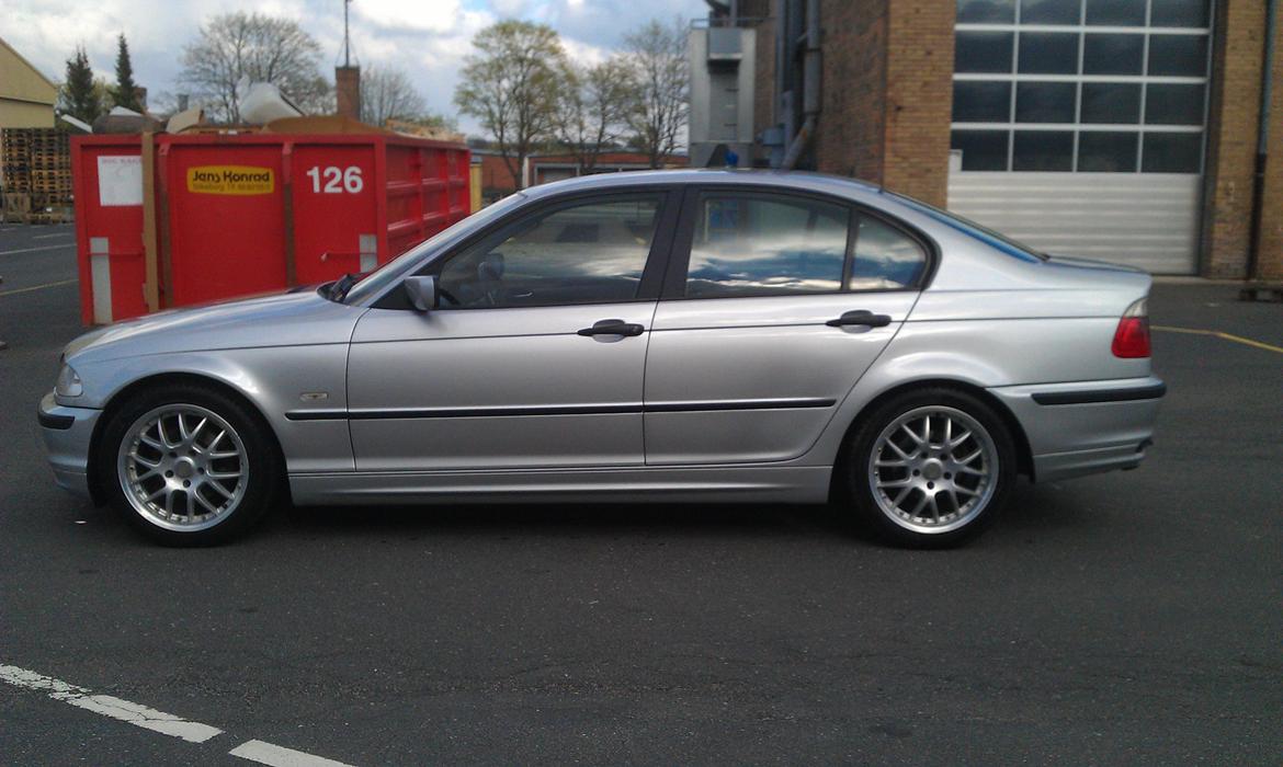 BMW E46 320D billede 2