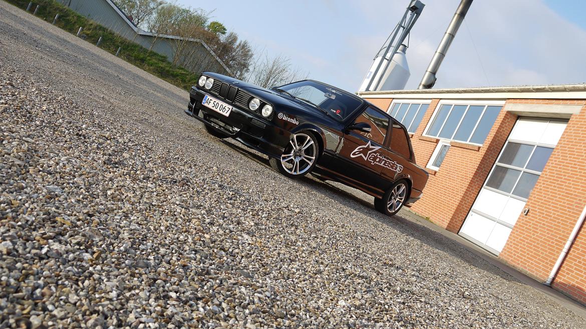 BMW E30 320i / 323i billede 6