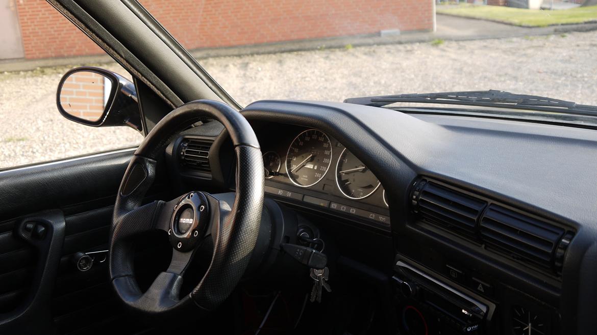 BMW E30 320i / 323i billede 4