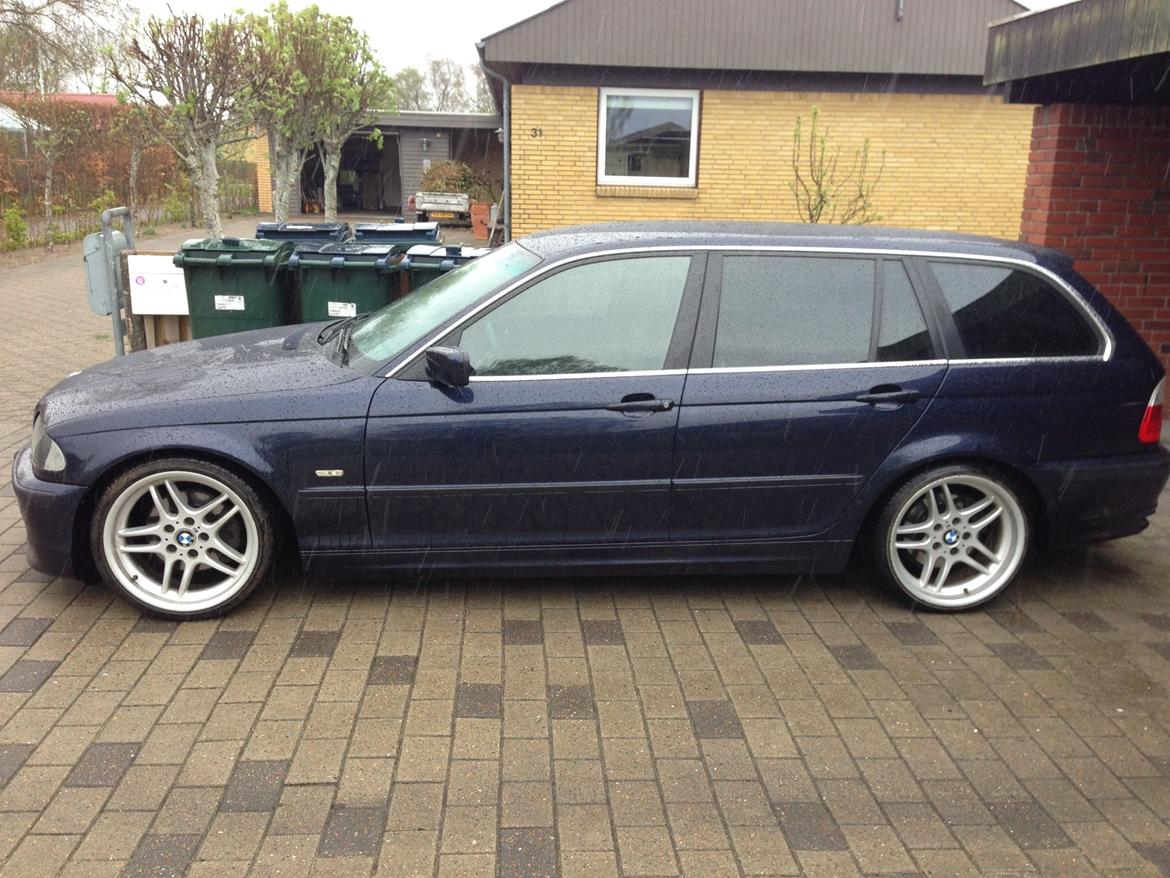 BMW E46 320i 2,2 Touring SOLGT billede 5