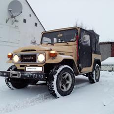 Toyota LandCruiser FJ40 2F 4.2L