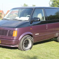 Chevrolet astro van