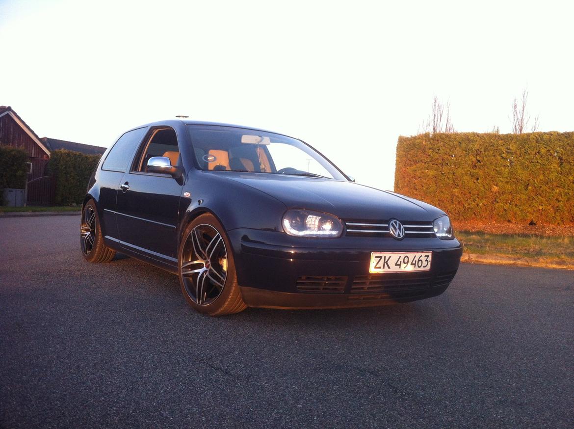 VW Golf IV - Som den ser ud i dag d. 12-05-13
Efter sænkning billede 1