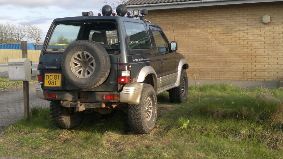 Drzenie P 40Kl Mitsubishi Pajero