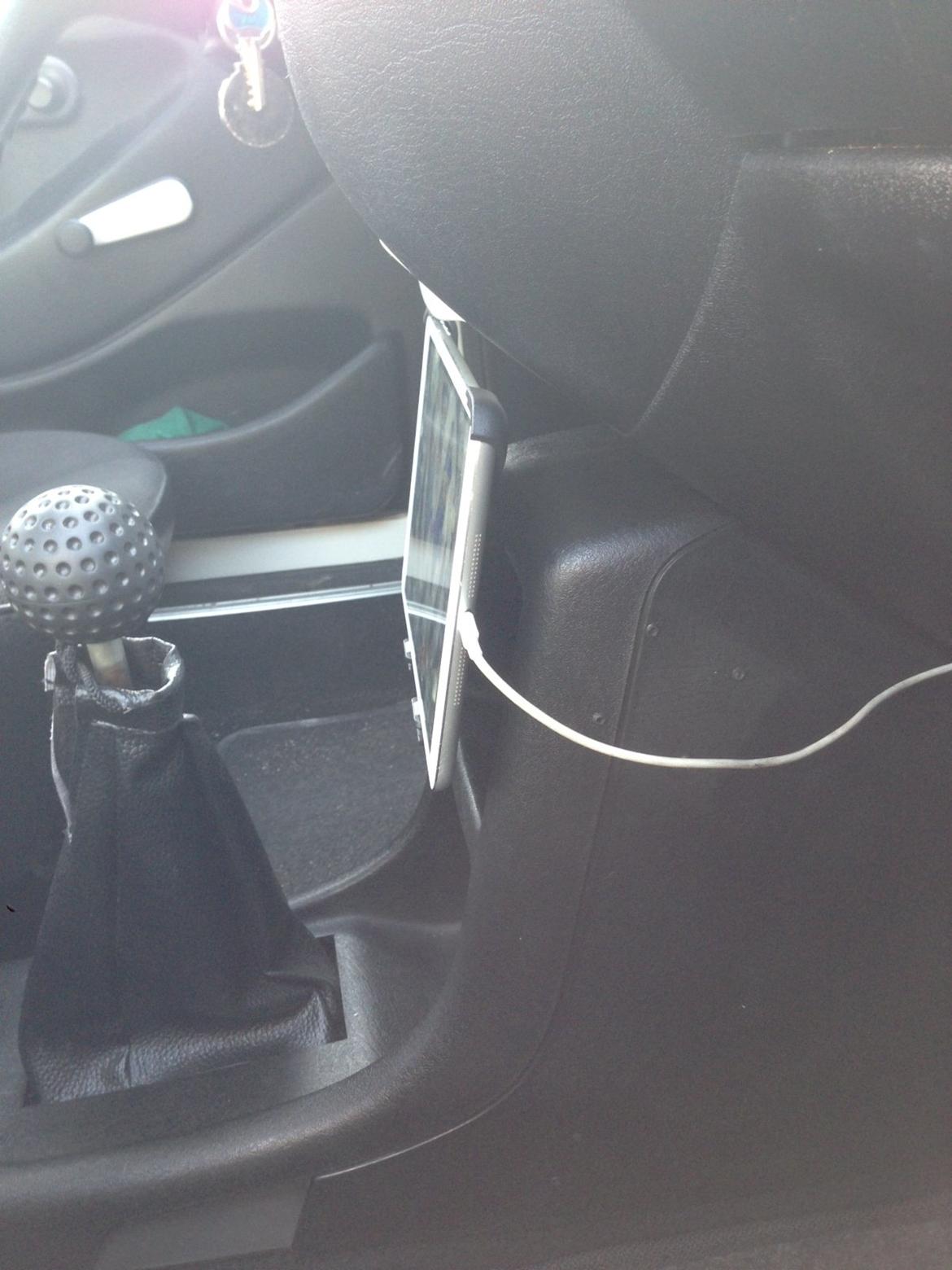 VW Polo Coupe Black/White Edition - iPad Mini fra sidem billede 10