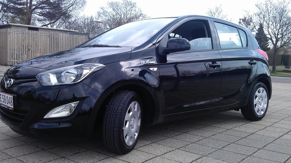 Hyundai i20  1.1  CRDI Eco - Har har bilen kørt 50 km, og er 100% Orginal og jomfrulig hehe billede 2