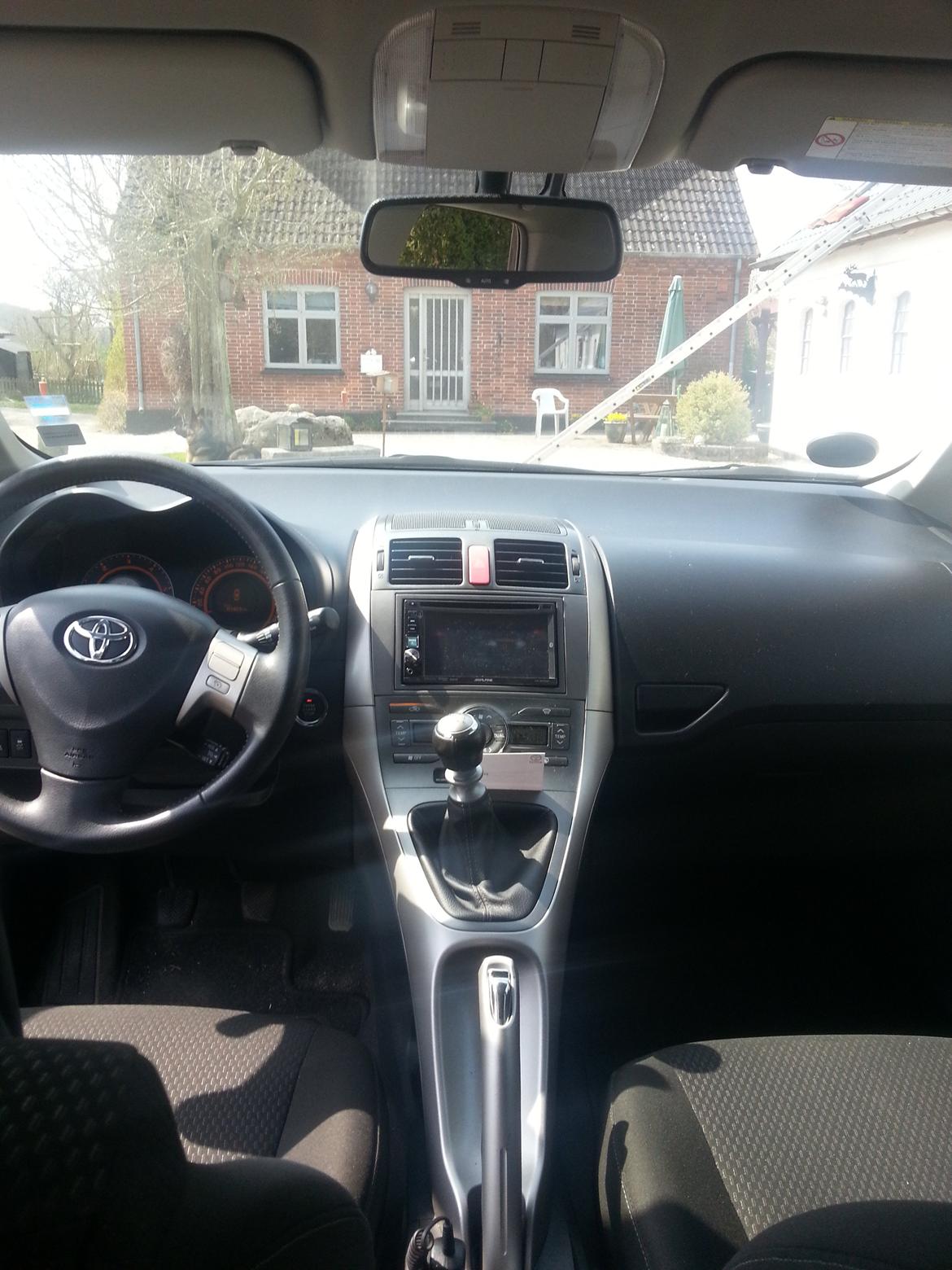 Toyota Auris 2,2 D-CAT billede 8