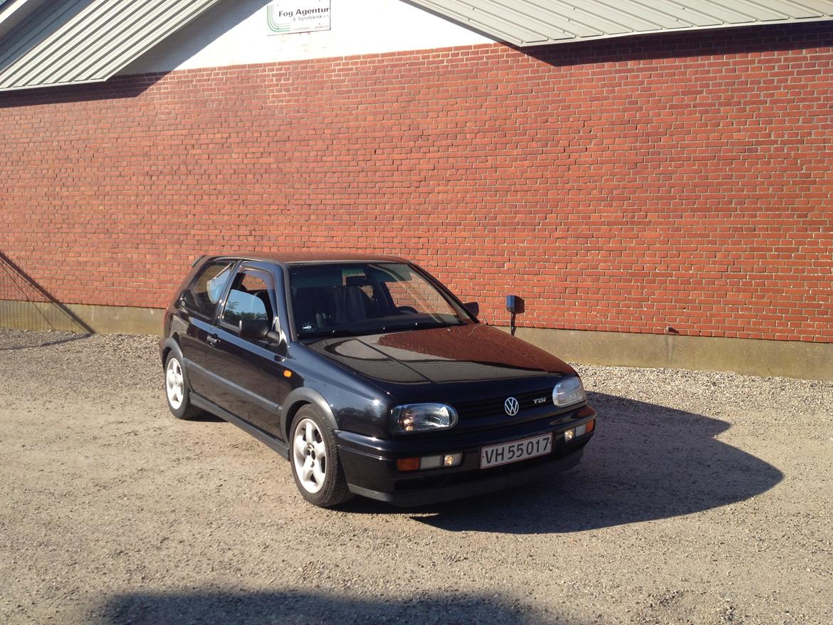 VW Golf III TDi > SOLGT billede 2