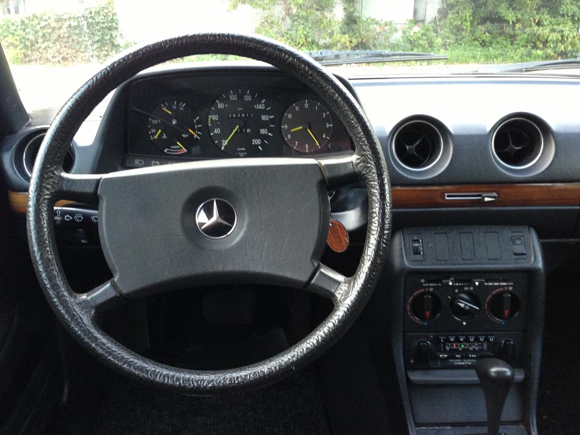 Mercedes Benz W123 250 aut. 6 cyl billede 15