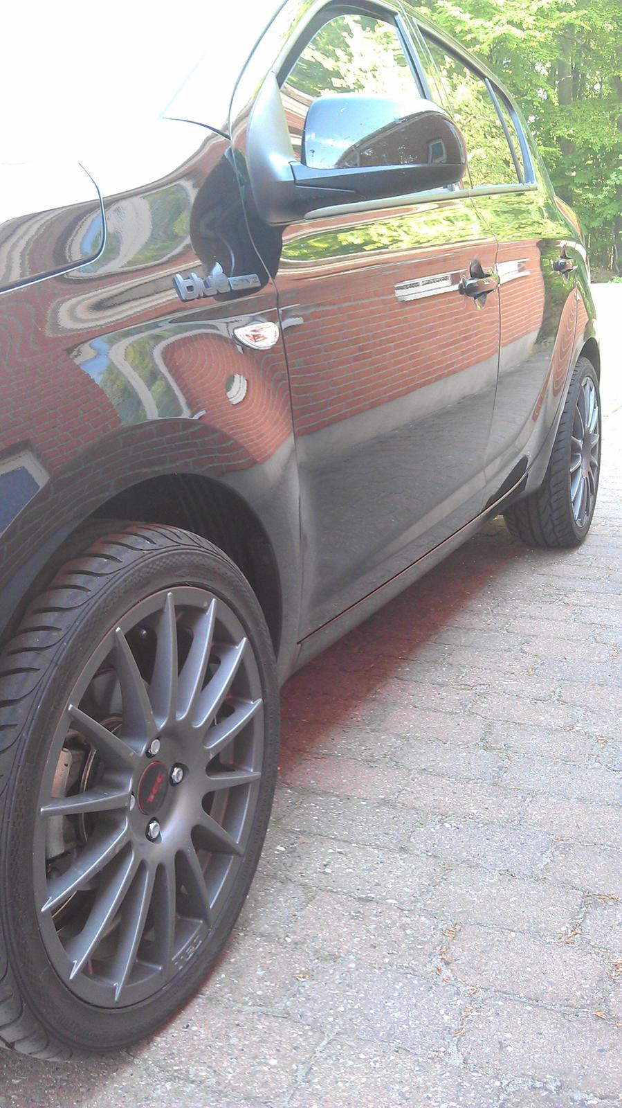 Hyundai i20  1.1  CRDI Eco - Bilen burde jo for fanden være født med disse fælge. ;o) billede 16