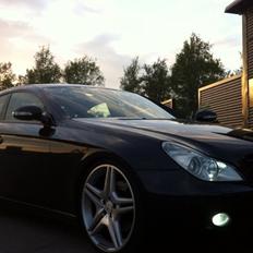 Mercedes Benz Cls (BLACK EDITION)