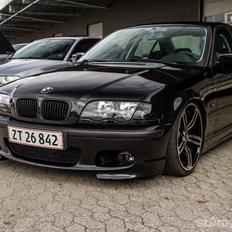 BMW e46 323i