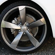 Audi A4 B8 2,0 TDI SOLGT