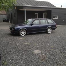 BMW E30 320i (2.7 eta)