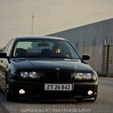 BMW e46 323i