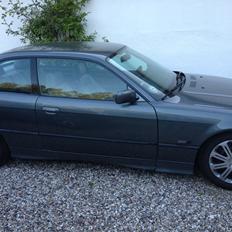 BMW e36 320i coupe