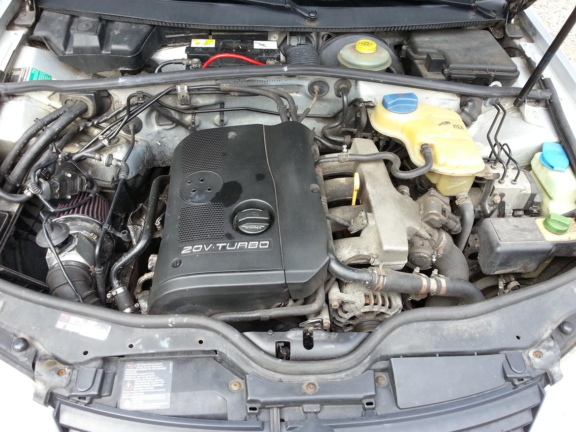 VW Passat *Limosine* 1,8t - Motorvask er undervejs billede 15