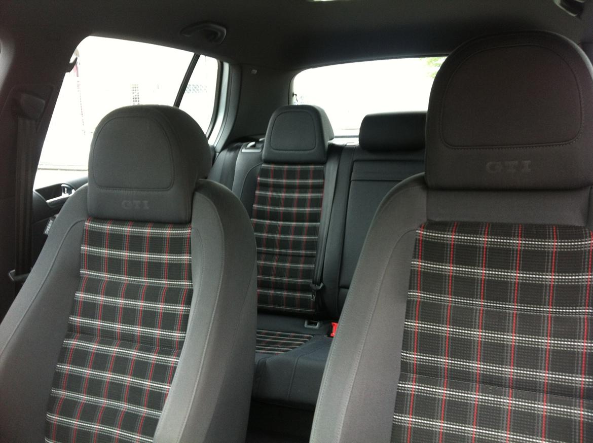 VW Golf V GTI APR solgt - Kabinen sidder man super godt i, og godt med støtte billede 17