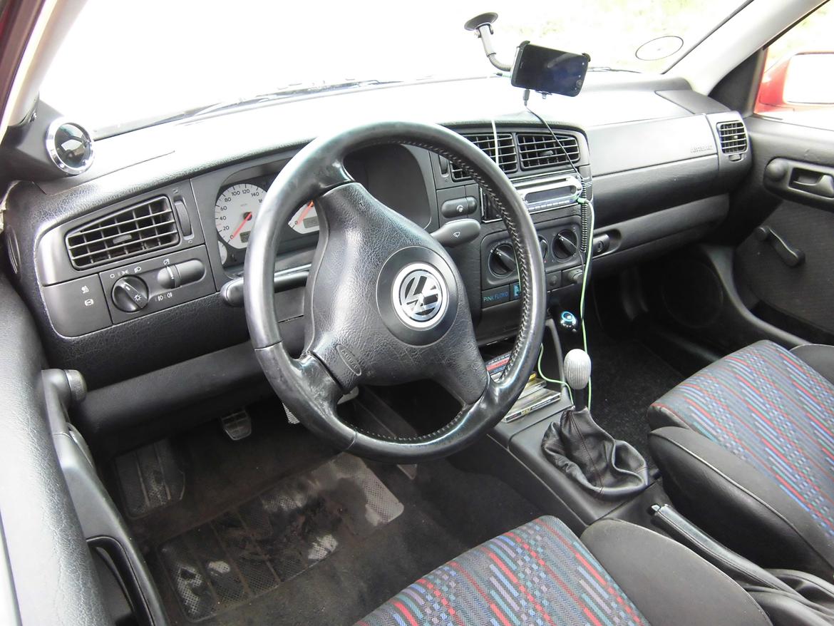 VW Vento 1.8 CL - Dejligt golf 4 cab rat. rart at holde ved. billede 9