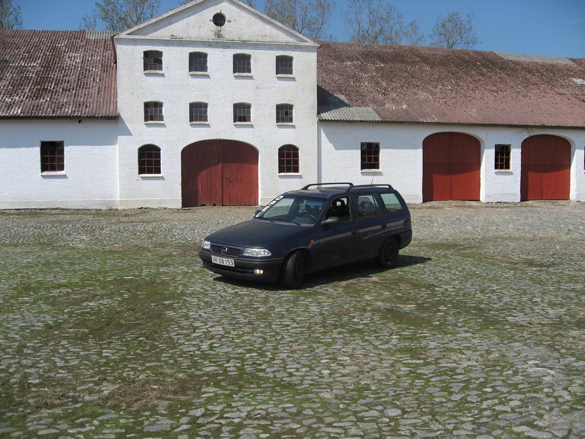 Opel astra f caravan billede 2