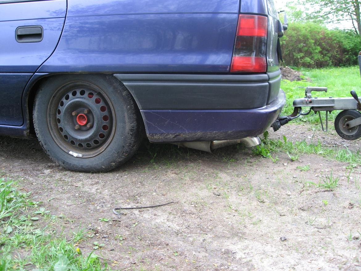 Opel astra f caravan - der er læs på billede 12